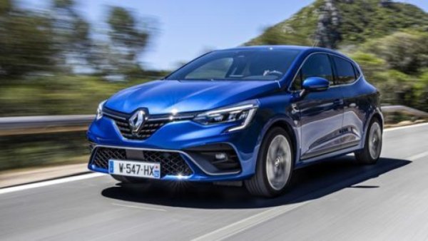 Наличната в момента версия на Renault Clio 1.0 SCe 65 HP, оборудвана с трицилиндров двигател с вътрешно горене, има експлоатационни разходи от 0,4095 евро/км. Това е модел с предно задвижване, снабден с петстепенна механична скоростна кутия и заявен разход на гориво от 5,3 л/100 км. Ускорението от 0 до 100 км/ч отнема 17,1 секунди , а максималната скорост е 160 км/ч. 

Багажникът има товарен капацитет между 391 и 1 069 литра. Вътре в петместното купе има мултимедийна система Easy link с два екрана (и двата 7-инчови) за дисплея на водача и инфоразвлекателната система..

